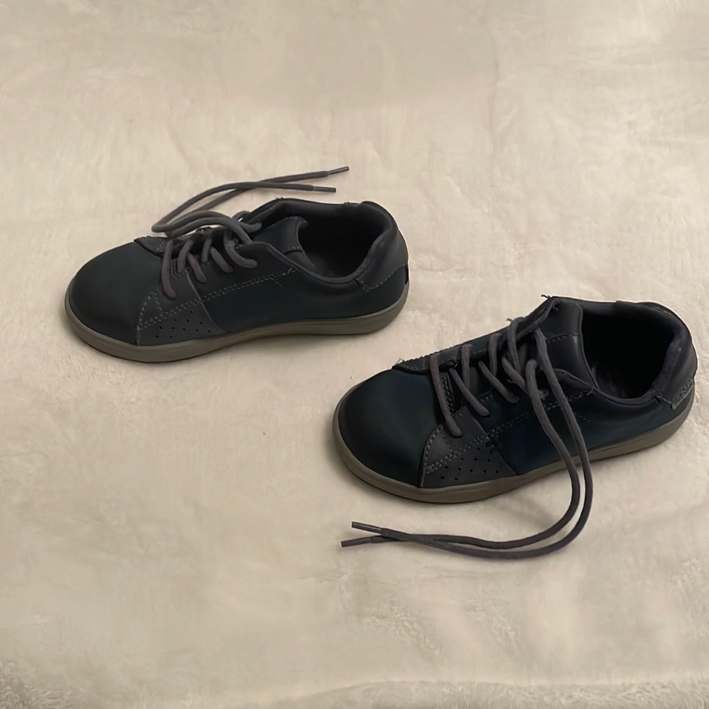Made 2 Play Stride Rite Toddler 10.5 Wide Shoes